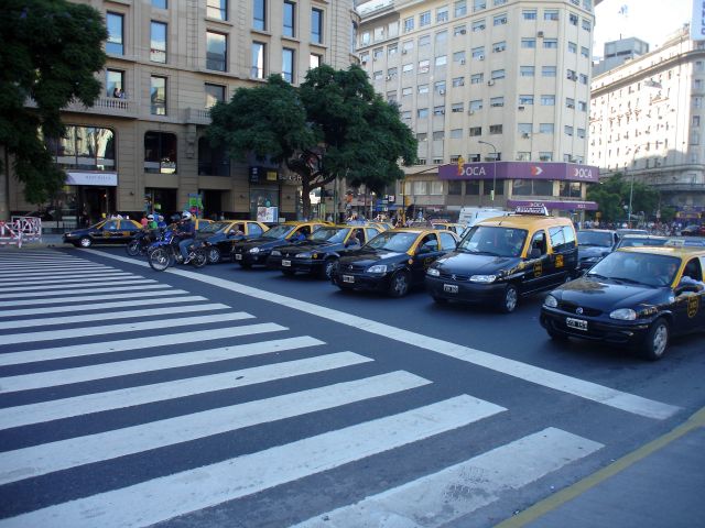 7_lanes_of_taxis.jpg