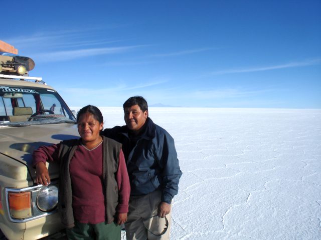 ellie_alberto_en_la_salar.jpg