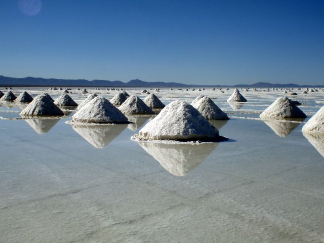 salt_piles3.jpg