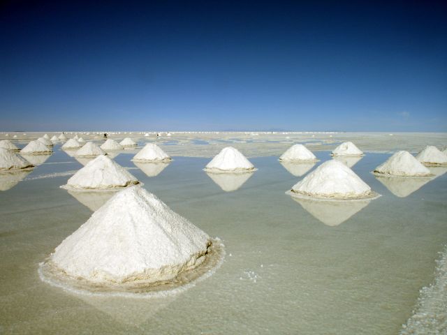 salt_piles5.jpg