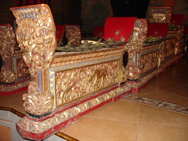 gamelan_instruments.jpg