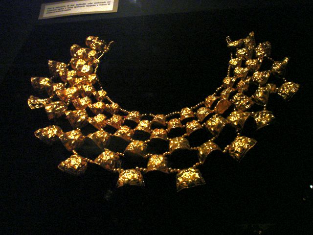 gold_necklace2.jpg