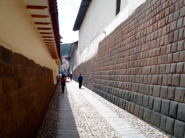 incan_masonry_in_cuzco.jpg