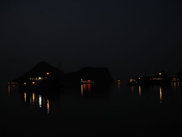 halong bay at night2