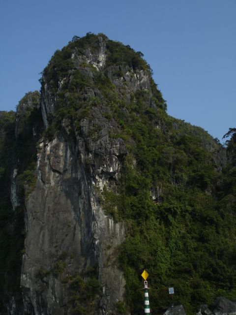 halong bay cliff