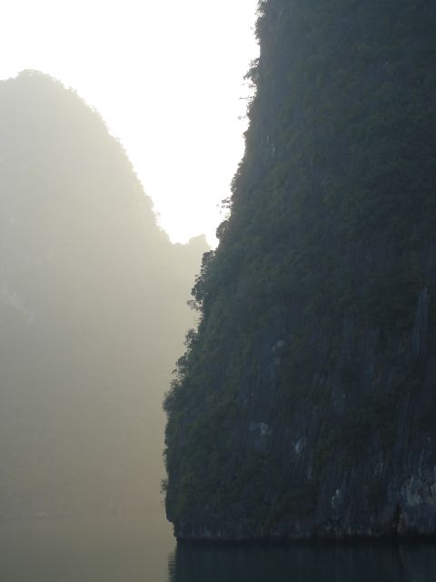 halong bay sunrise2