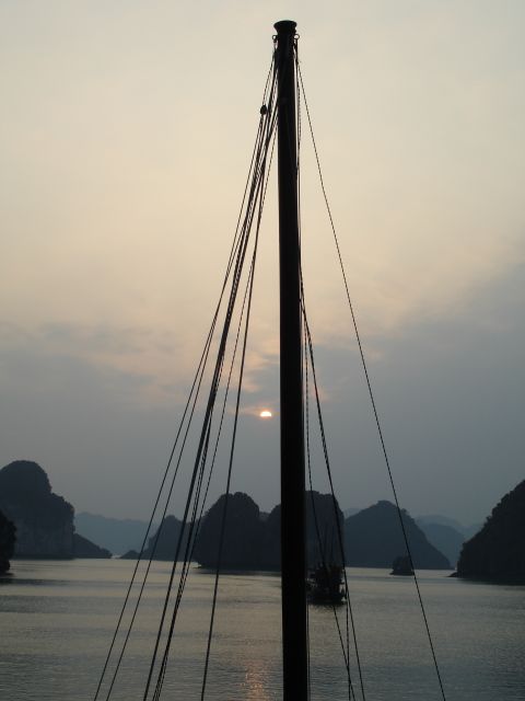 halong bay sunset4
