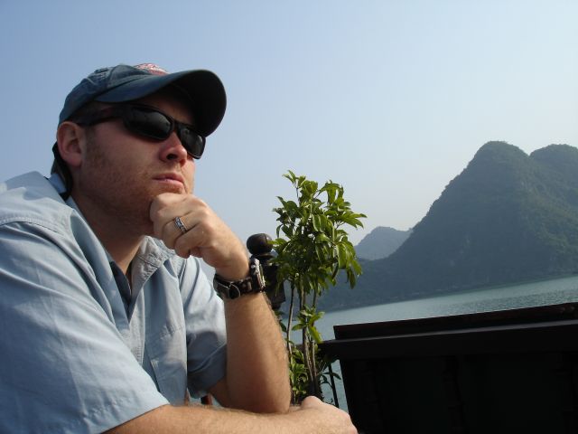steve in halong bay2