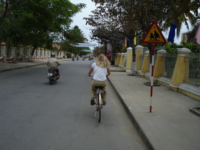 biking_in_hoi_an2.jpg