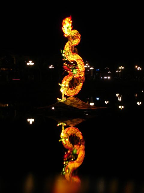 hoi_an_tet_dragon2.jpg